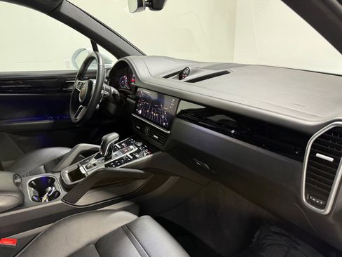 Used 2022 Porsche Cayenne image 51