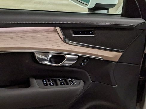 New 2025 Volvo XC90 T8 Core w/ Climate Package image 10