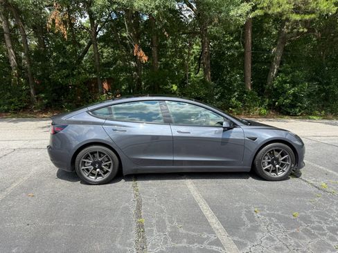Used 2022 Tesla Model 3 Long Range AWD/4WD image 8