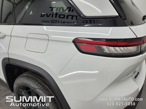 New 2025 Jeep Grand Cherokee Limited w/ Luxury Tech Group II image 35