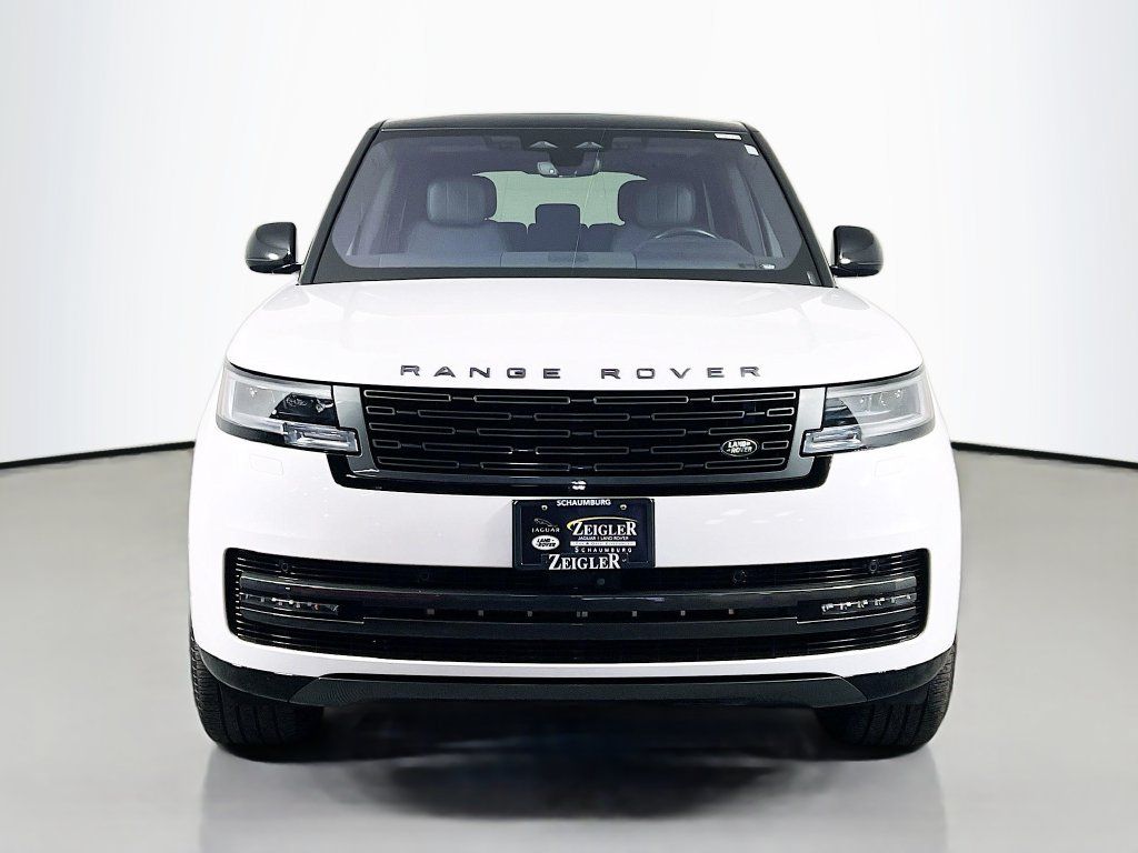 Used 2023 Land Rover Range Rover SE AWD/4WD image 2