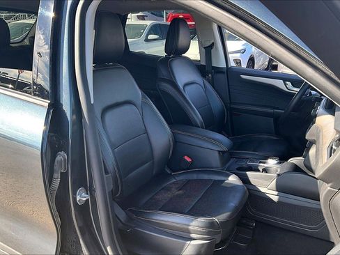 Used 2022 Ford Escape SEL image 6