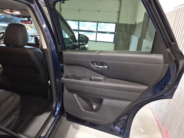 Certified 2025 Nissan Pathfinder SL AWD/4WD image 23