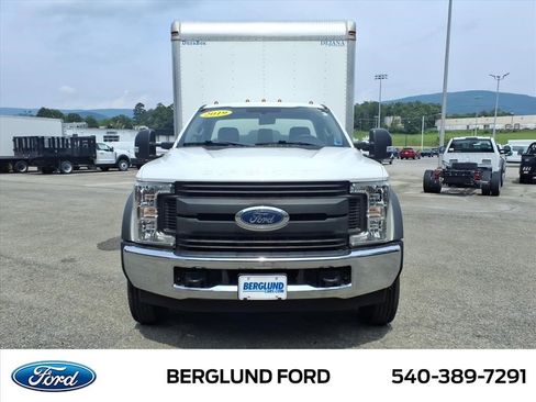 Used 2019 Ford F550 2WD Regular Cab Super Duty image 10