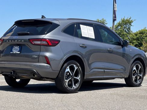 Used 2023 Ford Escape ST-Line Select w/ Tech Pack #2 AWD/4WD image 4