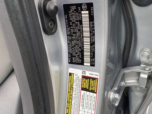 Certified 2021 Toyota Camry XLE FWD image 31