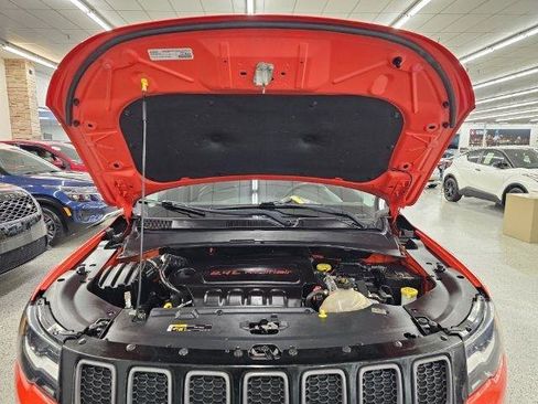 Used 2018 Jeep Compass Trailhawk w/ Navigation Group AWD/4WD image 40
