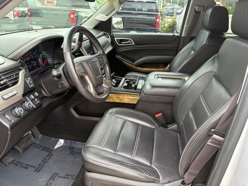 Used 2017 GMC Yukon Denali w/ Open Road Package AWD/4WD image 14