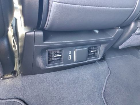 Used 2025 GMC Sierra 1500 SLT image 17