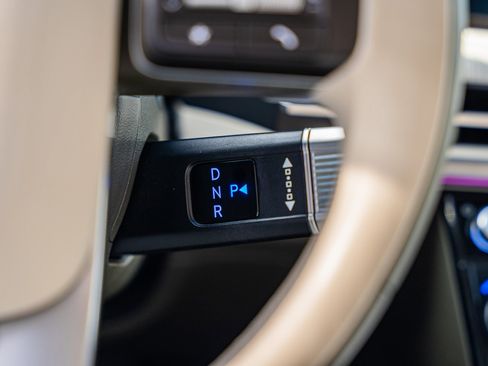 Used 2025 Hyundai Santa Fe Calligraphy w/ Tow & Go Package image 42