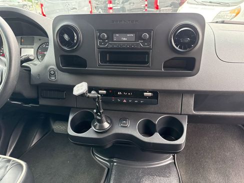 Used 2021 Mercedes-Benz Sprinter 3500 image 17