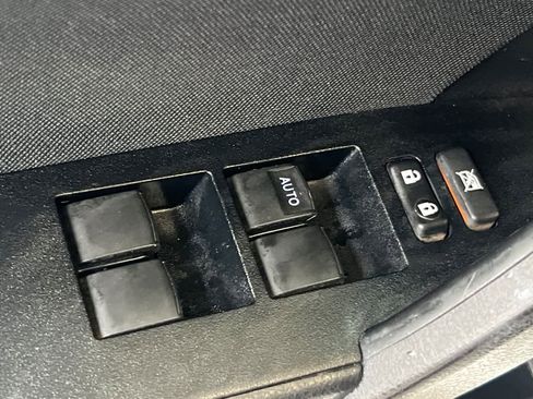 Used 2015 Toyota Corolla LE image 13