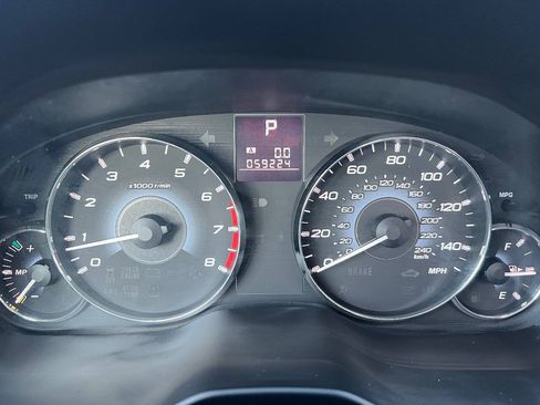 Used 2010 Subaru Outback 2.5i Premium AWD/4WD image 35