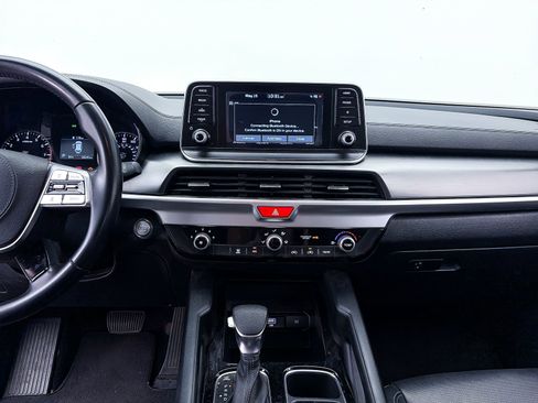 Used 2020 Kia Telluride LX AWD/4WD image 5