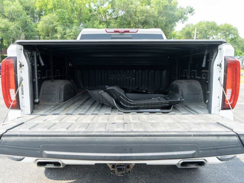 Used 2023 GMC Sierra 1500 AT4 w/ Technology Package AWD/4WD image 10