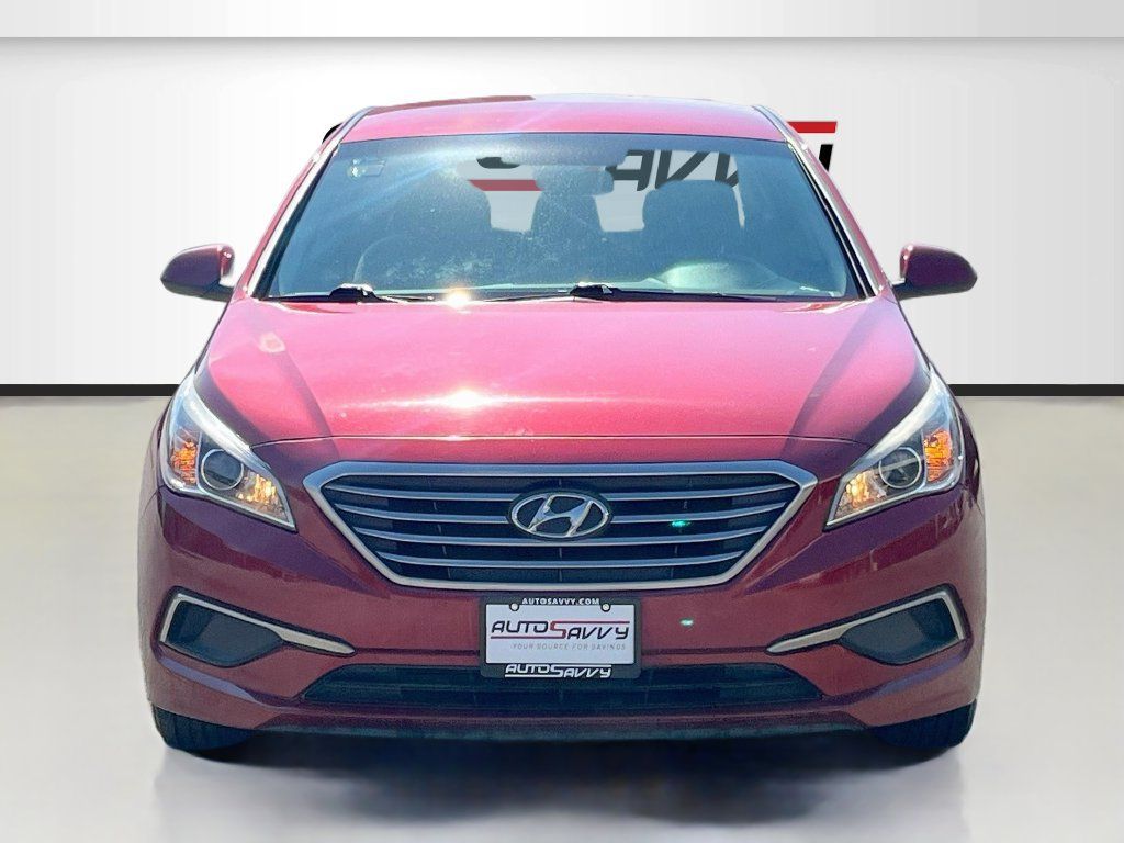 Used 2016 Hyundai Sonata SE FWD image 2