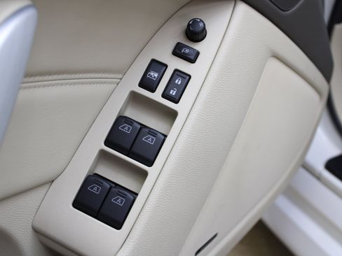 Used 2010 INFINITI G37 Sport w/ Premium Pkg image 35