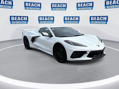 Used 2025 Chevrolet Corvette Stingray Premium Conv w/ Z51 Performance Package RWD image 2
