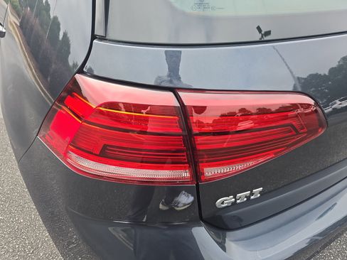 Used 2018 Volkswagen GTI S FWD image 31