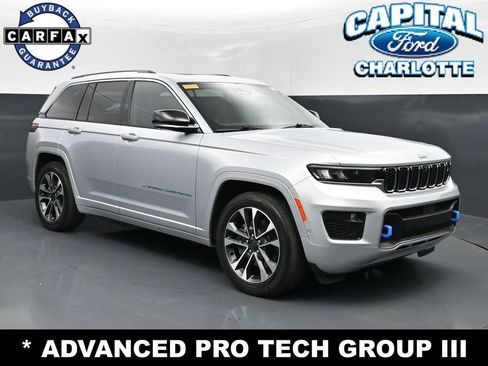 Used 2022 Jeep Grand Cherokee Overland w/ Advanced Protech Group III AWD/4WD image 3