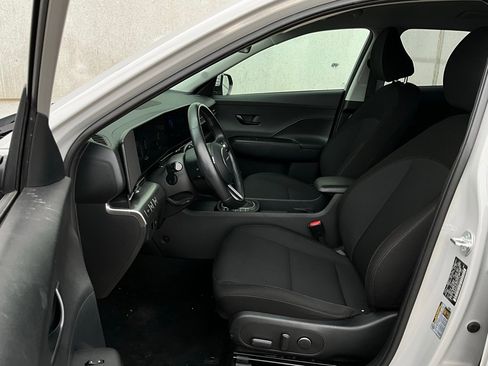 Used 2025 Hyundai Kona SEL image 10