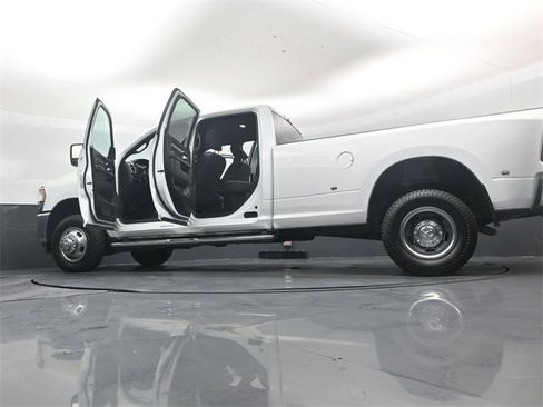 Used 2024 RAM 3500 Big Horn image 52