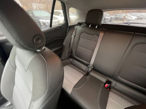 Used 2025 Chevrolet Trax LT image 33