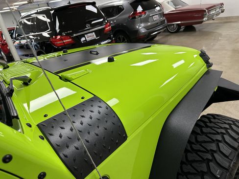 Used 2012 Jeep Wrangler Unlimited Sport image 12