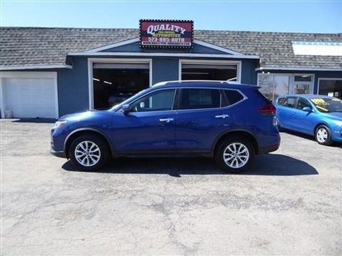 Used 2018 Nissan Rogue SV image 1