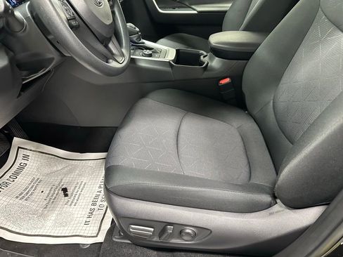 Used 2025 Toyota RAV4 XLE image 13