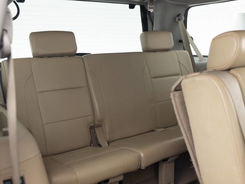 Used 2015 Nissan Armada Platinum image 30