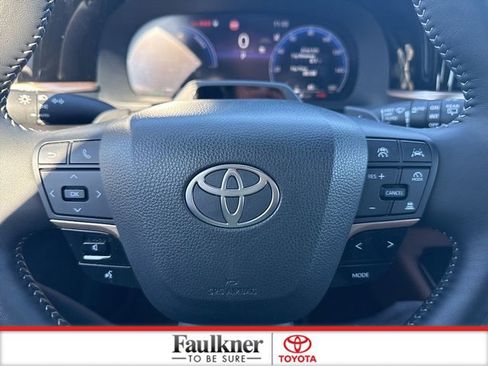 Certified 2025 Toyota Crown Signia Limited image 21