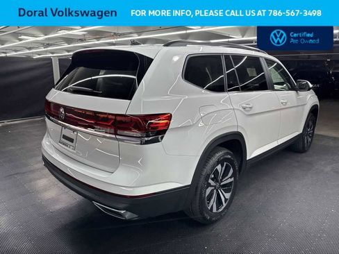 Used 2025 Volkswagen Atlas SE image 8