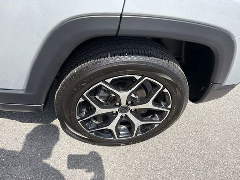 Used 2025 Jeep Compass Limited AWD/4WD image 12