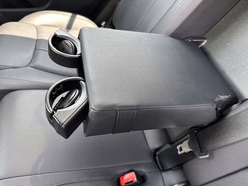 Used 2023 Mercedes-Benz GLB 250 4MATIC image 15