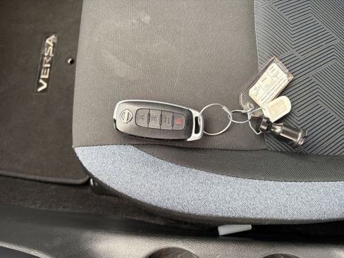 Used 2025 Nissan Versa SV image 21
