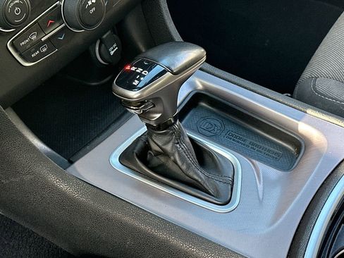 Used 2022 Dodge Charger SXT image 18