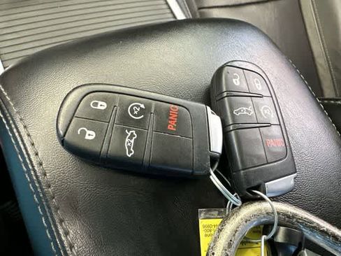 Used 2021 Dodge Charger SXT w/ Leather Interior Group RWD image 12