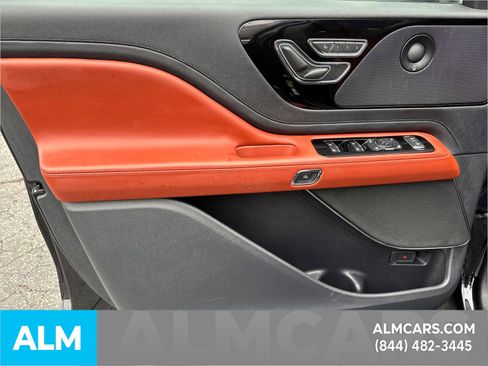 Used 2025 Lincoln Aviator Reserve image 11