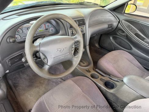 Used 2002 Ford Mustang Convertible RWD image 45
