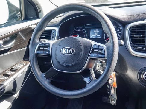 Certified 2019 Kia Sorento L image 14