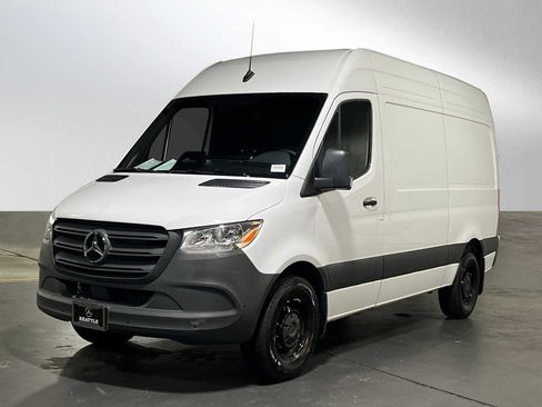 Used 2025 Mercedes-Benz Sprinter 2500 image 7