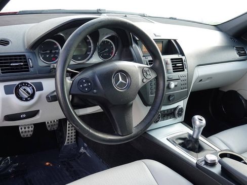 Used 2010 Mercedes-Benz C 300 Sedan image 4