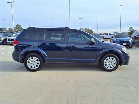 Used 2020 Dodge Journey SE w/ SE Popular Equipment Group image 5