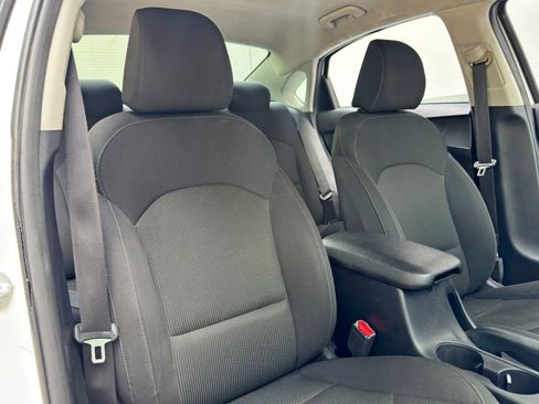Used 2021 Kia Forte LXS FWD image 29