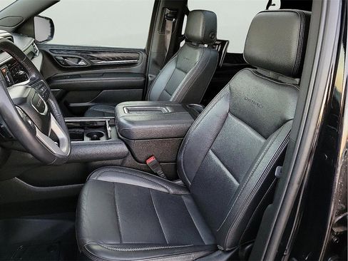 Used 2023 GMC Yukon XL Denali image 14