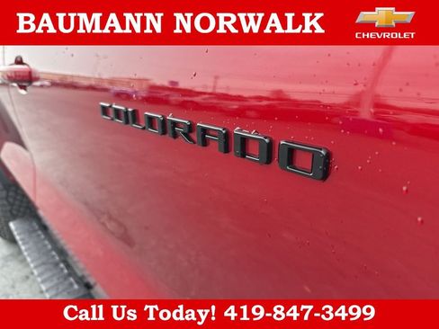 Used 2024 Chevrolet Colorado ZR2 w/ ZR2 Convenience Package III AWD/4WD image 27
