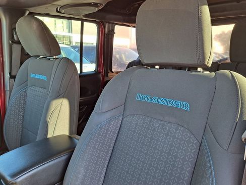 Used 2021 Jeep Wrangler Unlimited Islander image 25