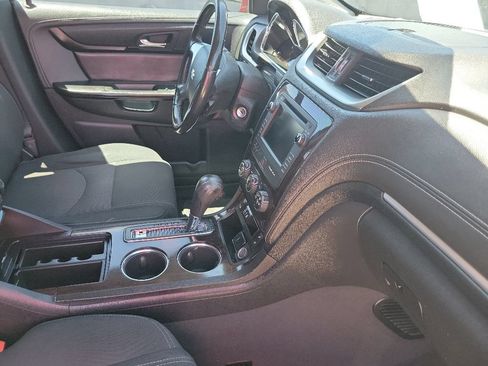 Used 2017 Chevrolet Traverse LT w/ Style and Technology Package FWD image 47
