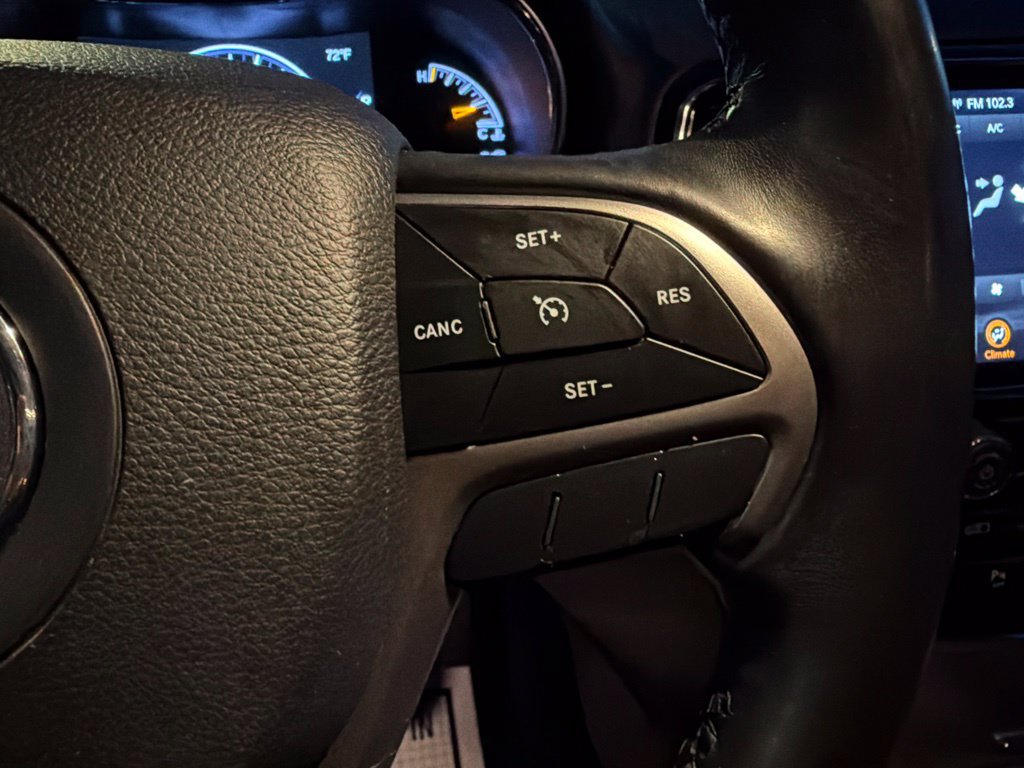 Used 2020 Jeep Grand Cherokee Altitude AWD/4WD image 28
